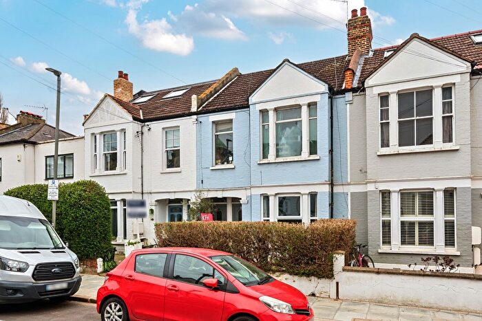 2 Bedroom Flat For Sale In Trevelyan Road, Tooting, London, SW17