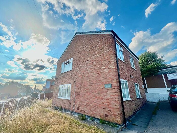 2 Bedroom Flat To Rent In Hamilton Court, London Road, Oadby, Leicester, LE2