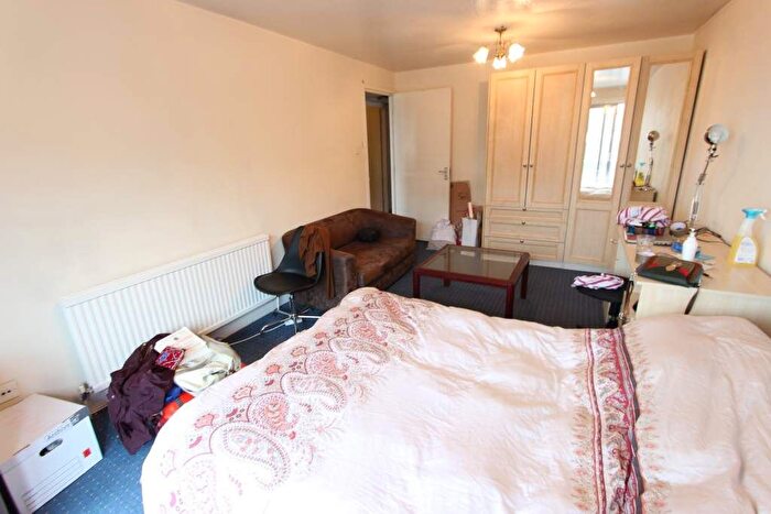 2 Bedroom Flat To Rent In Gresse Street, London, W1T