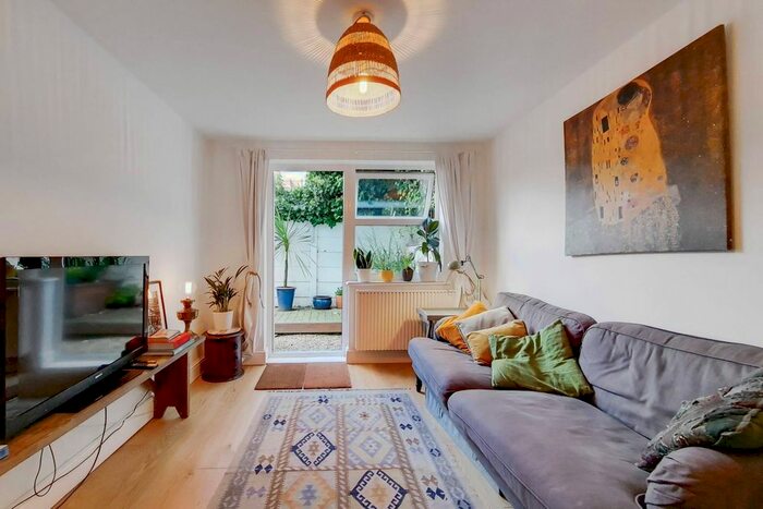 1 Bedroom Flat To Rent In Ladbroke Grove, North Kensington, London, W10