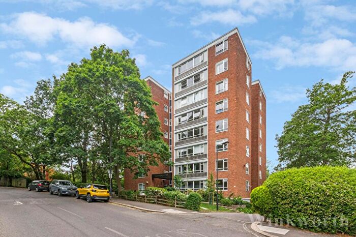 2 Bedroom Apartment To Rent In Lowood Court, Farquhar Road, SE19
