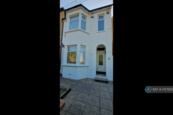 3 Bedroom Semi-Detached House To Rent In Picardy Road, Belvedere, DA17