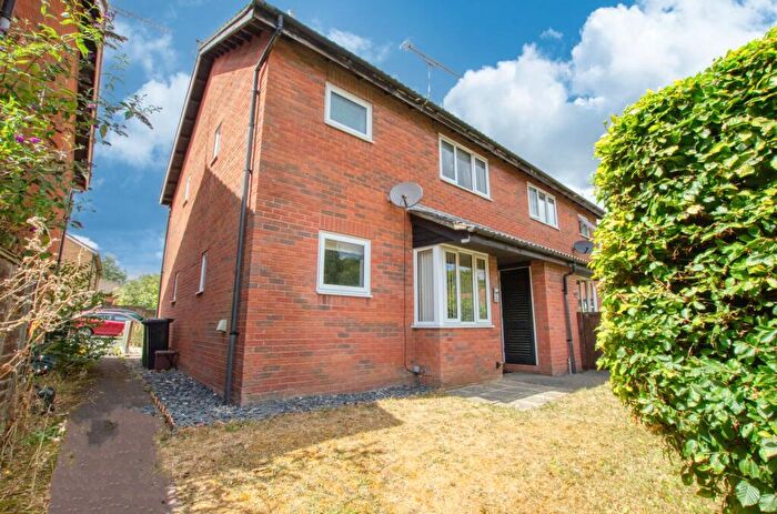 1 Bedroom Terraced House For Sale In Harbourne Gardens, West End, Hampshire, SO18