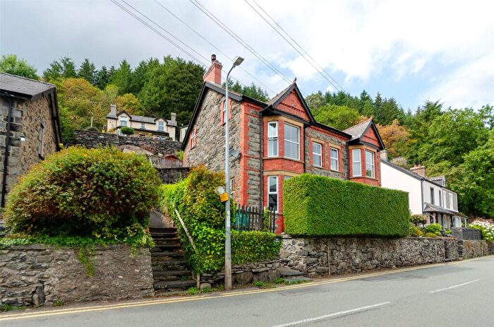 5 Bedroom Semi-Detached House For Sale In Trefriw, Conwy, LL27