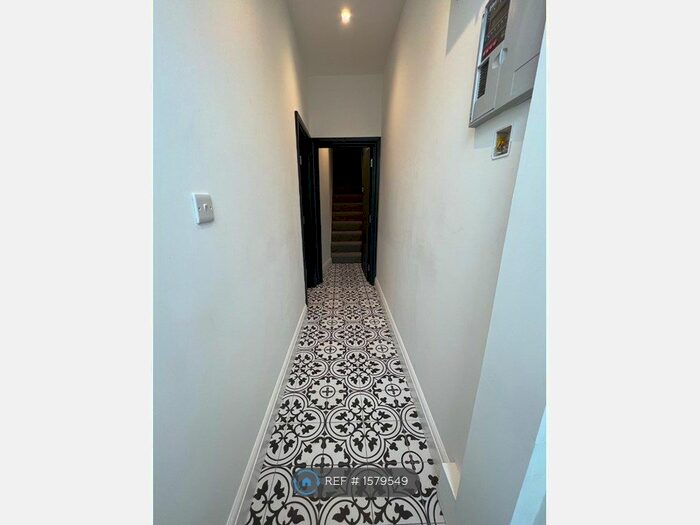 3 Bedroom Flat To Rent In Masons Avenue, London, HA3