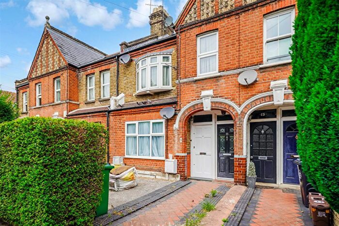 2 Bedroom Flat To Rent In Warner Road, Walthamstow, E17