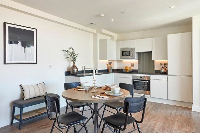 3 Bedroom Apartment To Rent In Newhall Square, Birmingham, B3