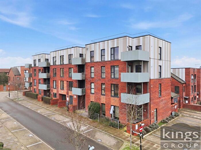 2 Bedroom Flat For Sale In Canning Square, Enfield, EN1