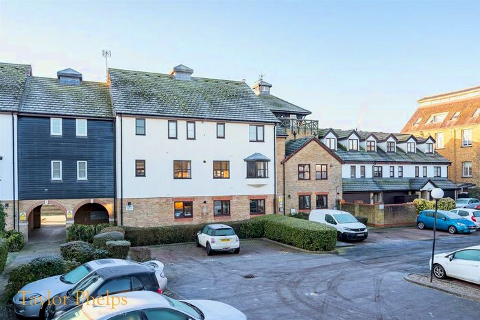 1 Bedroom Flat To Rent In Albany Mews, Ware, SG12