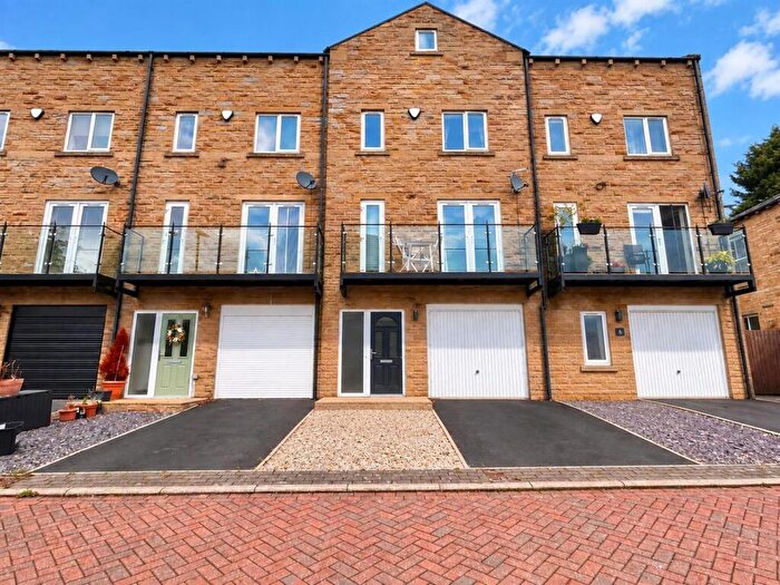 3 Bedroom Town House For Sale In Eaglescliffe, Sowerby Bridge, HX6