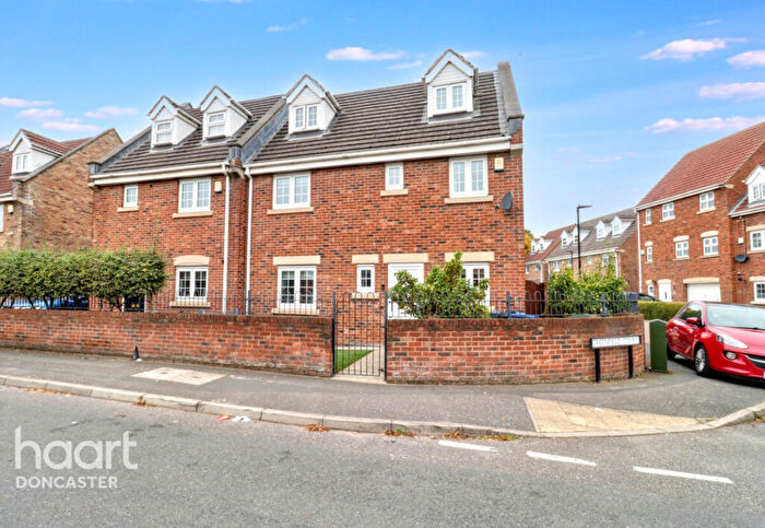 5 Bedroom Semi-Detached House For Sale In Greenfield Lane, Balby, Doncaster, DN4