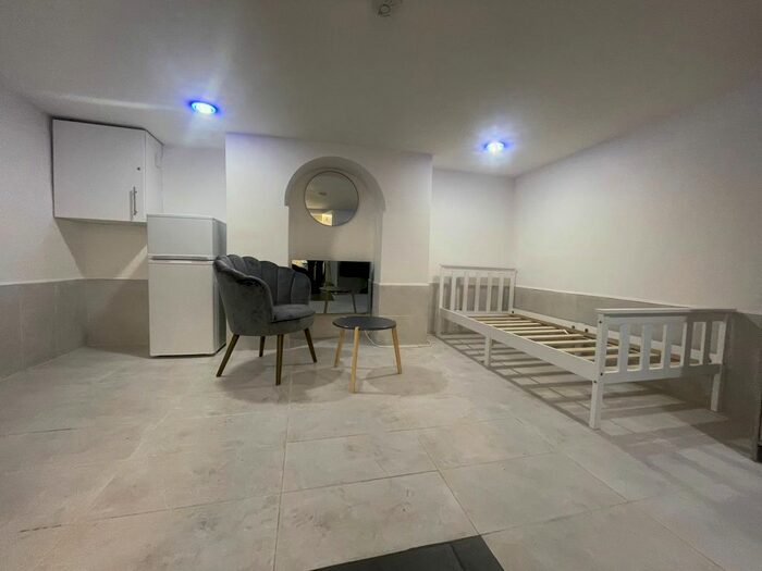 Studio To Rent In Flat, Victoria Road, Aston, Birmingham, Ha, Birmingham, B6