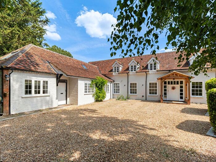 5 Bedroom Detached House For Sale In Bath Road, Reading, RG10