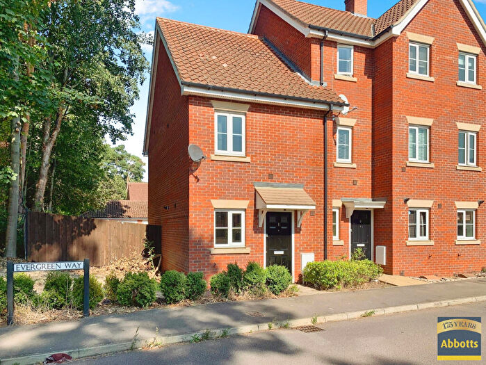 3 Bedroom Semi-Detached House To Rent In Evergreen Way, Mildenhall, IP28