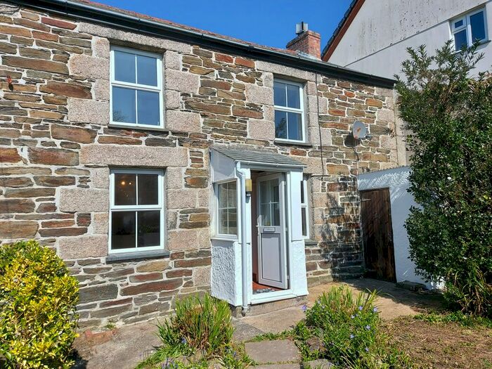 2 Bedroom Semi-Detached House To Rent In Church Street, Helston, TR13