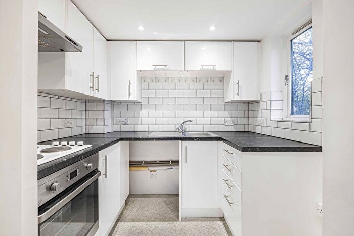 1 Bedroom Studio To Rent In Pennycroft Pixton Way, Croydon, CR0