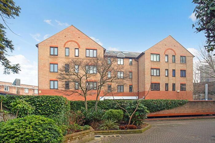 1 Bedroom Flat To Rent In Ranelagh Gardens, London, SW6