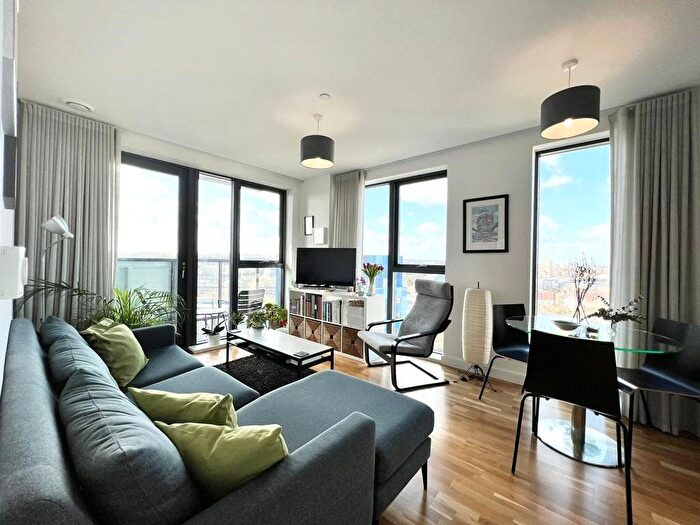 2 Bedroom Flat To Rent In Centenary Heights, Larkwood Avenue, Greenwich, SE10