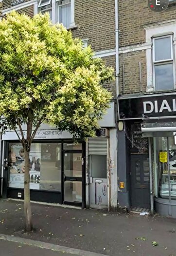 3 Bedroom Flat To Rent In Lea Bridge Road, Leyton, E10