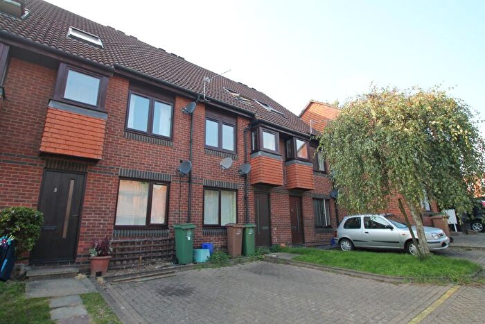 1 Bedroom Flat To Rent In Goosens Close, Sutton, SM1