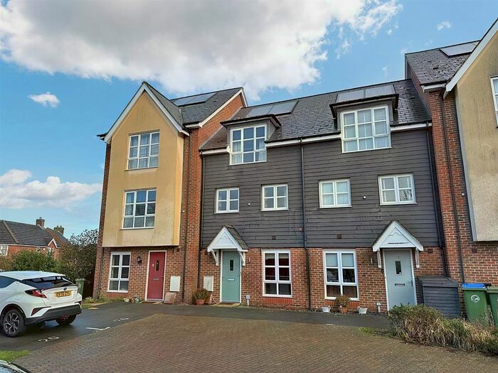 3 Bedroom Terraced House To Rent In Prothero Close, Aylesbury, HP21