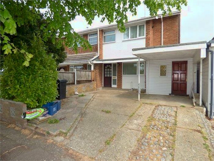 3 Bedroom Semi-Detached House To Rent In Gravel Road, Leigh On Sea, Leigh On Sea, SS9