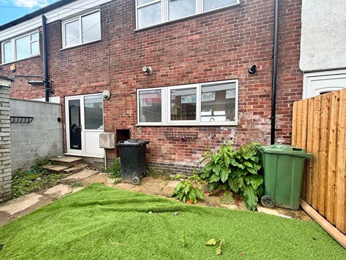 3 Bedroom Property To Rent In School Crescent, Dewsbury, WF13