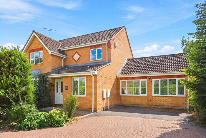 4 Bedroom Detached House For Sale In Laburnum Way, Rayleigh, Essex, SS6