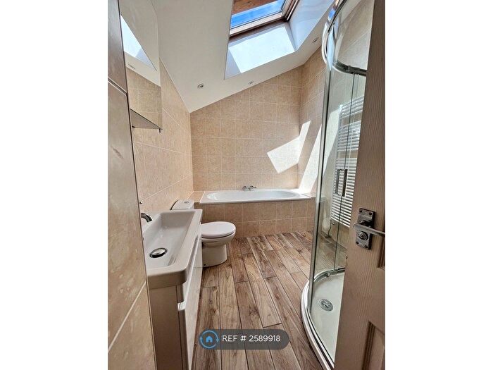 2 Bedroom Flat To Rent In Lower Ashley Road, St. Agnes, Bristol, BS2