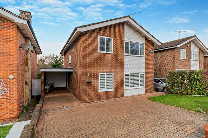 4 Bedroom Detached House To Rent In Wrenwood Way, Pinner, HA5