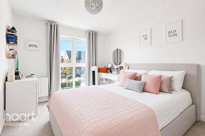 2 Bedroom Flat For Sale In Rapson End, Sittingbourne, ME10