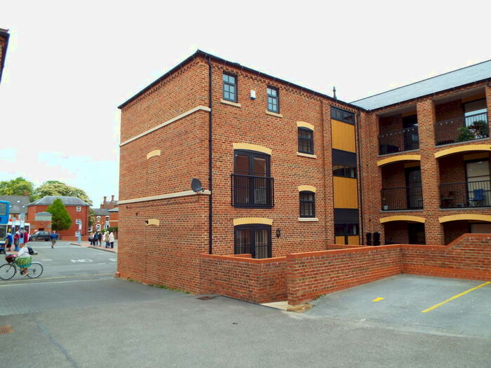3 Bedroom Town House To Rent In Printers Place, Queen Street, Louth, LN11