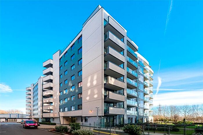 1 Bedroom Apartment To Rent In Kingfisher Heights, Waterside Way, London, N17