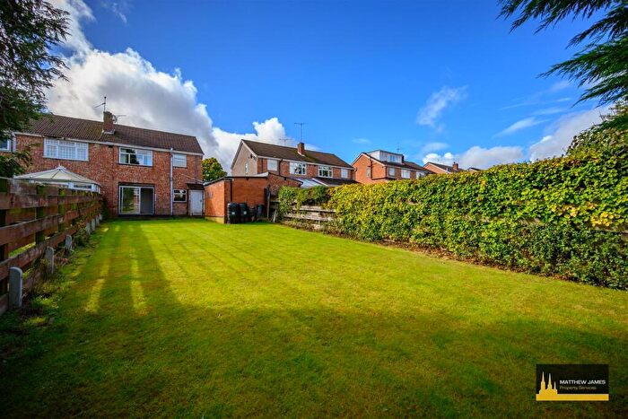 3 Bedroom Semi Detached House For Sale In Kenpas Highway, Stivichall, Coventry * No Upward Chain *, CV3