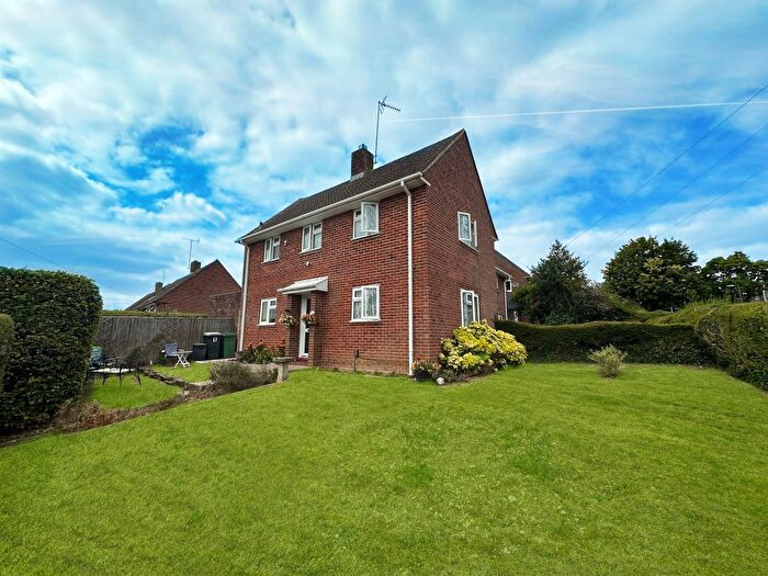 2 Bedroom Semi-Detached House For Sale In Westman Road, Winchester, SO22