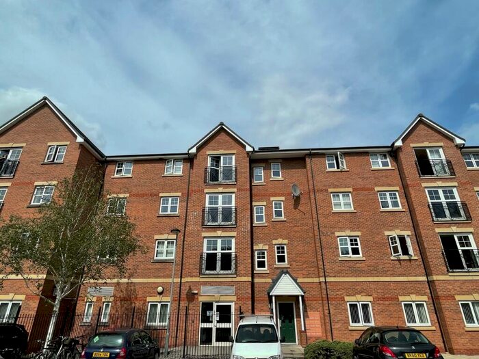 2 Bedroom Flat To Rent In Ladybarn Lane, Fallowfield, M14