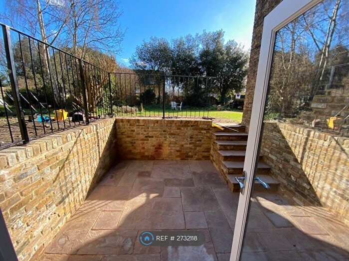 2 Bedroom Flat To Rent In Shooters Hill Road, London, SE3