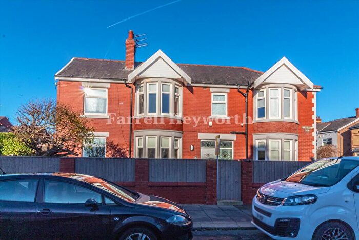 3 Bedroom Detached House For Sale In St Georges Road, Blackpool, FY4