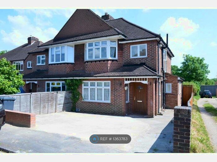 4 Bedroom Semi-Detached House To Rent In Manor Crescent, Guildford, GU2
