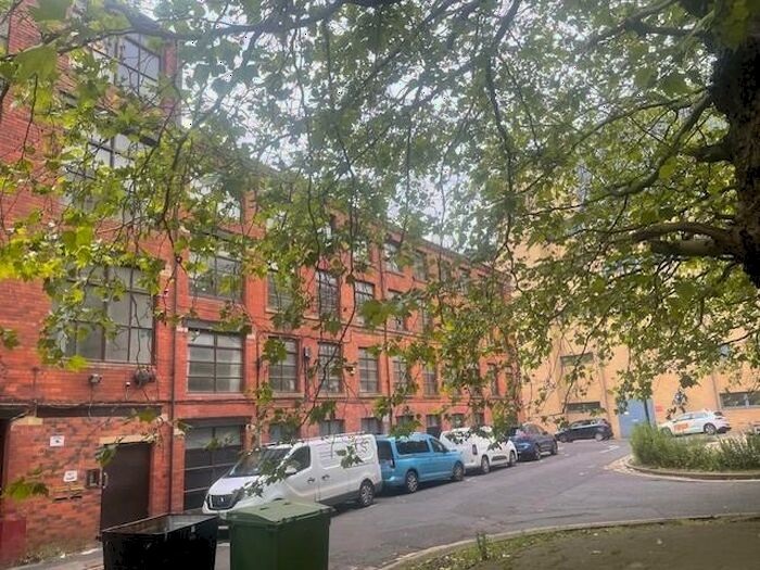 5 Bedroom Apartment To Rent In St Peters House, Leeds City Centre, LS9