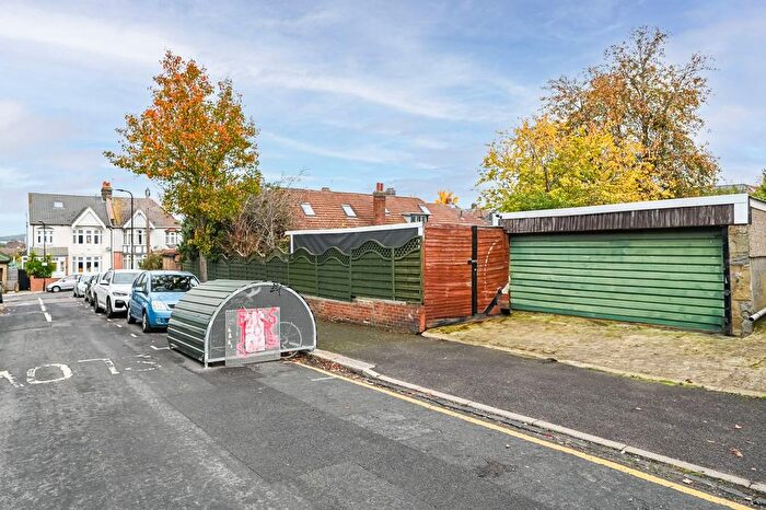 3 Bedroom Terraced House For Sale In Belle Vue Road, Walthamstow, London, E17