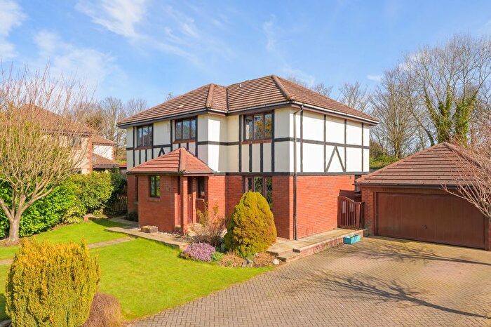 4 Bedroom Detached House For Sale In Pleasance Brae, Cairneyhill, KY12