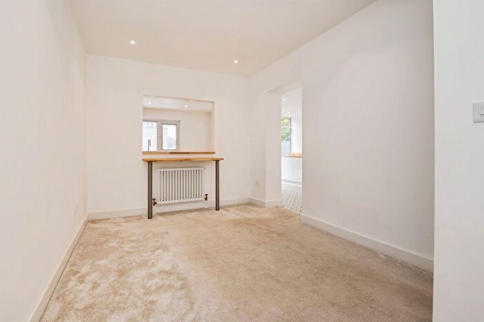 2 Bedroom Semi-Detached Bungalow For Sale In Braeside Crescent, Southampton, SO19