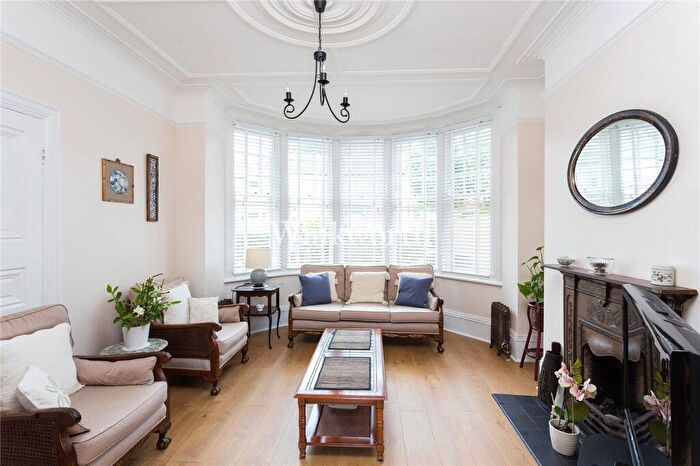 3 Bedroom End Of Terrace House To Rent In Riverway, Palmers Green, N13