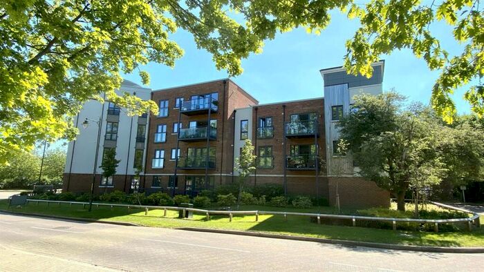 2 Bedroom Apartment To Rent In Alexander Grove, Kings Hill, ME19