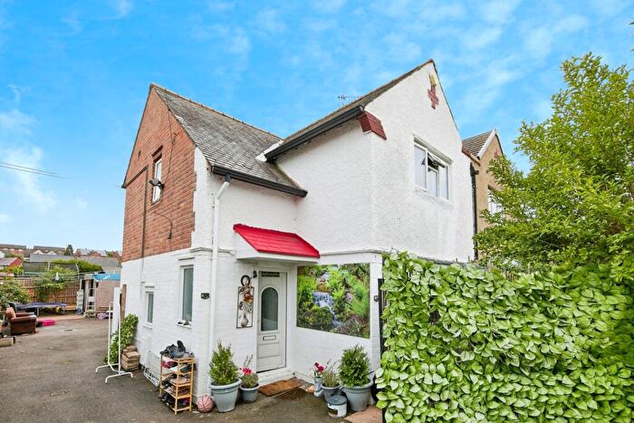 3 Bedroom Semi-Detached House For Sale In Beaufort Street, Derby, Derbyshire, DE21