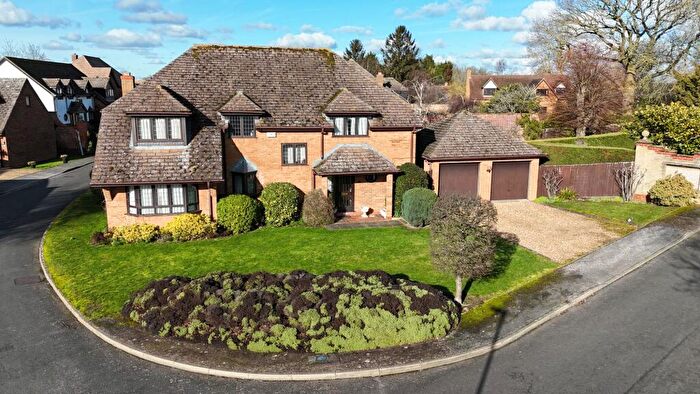 5 Bedroom Detached House For Sale In Chestnut Grove, Great Stukeley, PE28