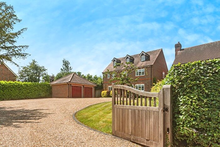 5 Bedroom Detached House For Sale In Hollycroft, Ashford Hill, Thatcham, RG19