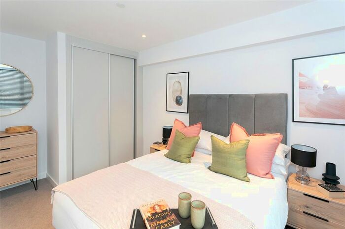 2 Bedroom Flat To Rent In St. Johns Road, Watford WD17