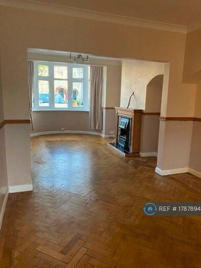 4 Bedroom Terraced House To Rent In Havering Gardens, Chadwell Heath, RM6